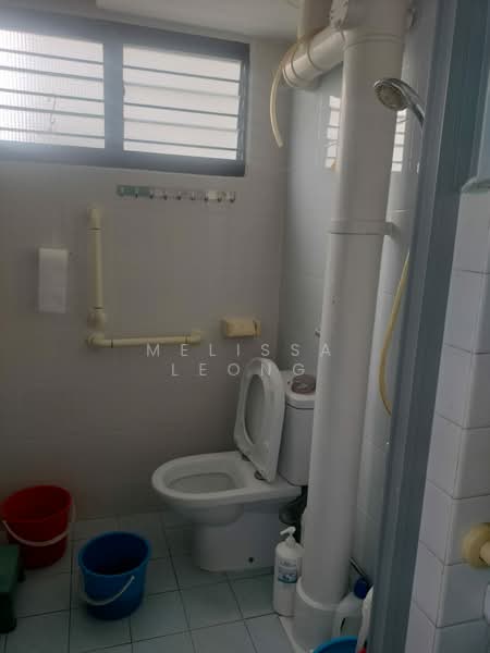 536 Ang Mo Kio Avenue 10, 536 Ang Mo Kio Avenue 10, Room Rental, 110 sqft, HDB Flat For Rent, by Melissa Leong, 500173175 - Bathroom - PropertyGuru.com.sg