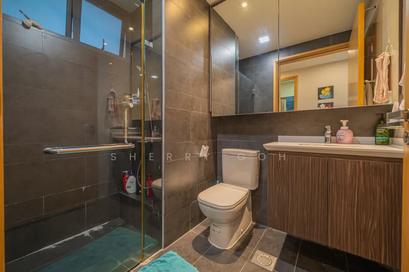 Parc Olympia, 60 Flora Drive, 2 Bedrooms, 861 sqft, Condominium For Sale, by Sherry Goh, 500173181 - Bathroom - PropertyGuru.com.sg