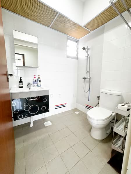 117A Jalan Tenteram, 117A Jalan Tenteram, 2 Bedrooms, 721 sqft, HDB Flat For Sale, by Eunice Ngiam, 500173190 - Bathroom - PropertyGuru.com.sg