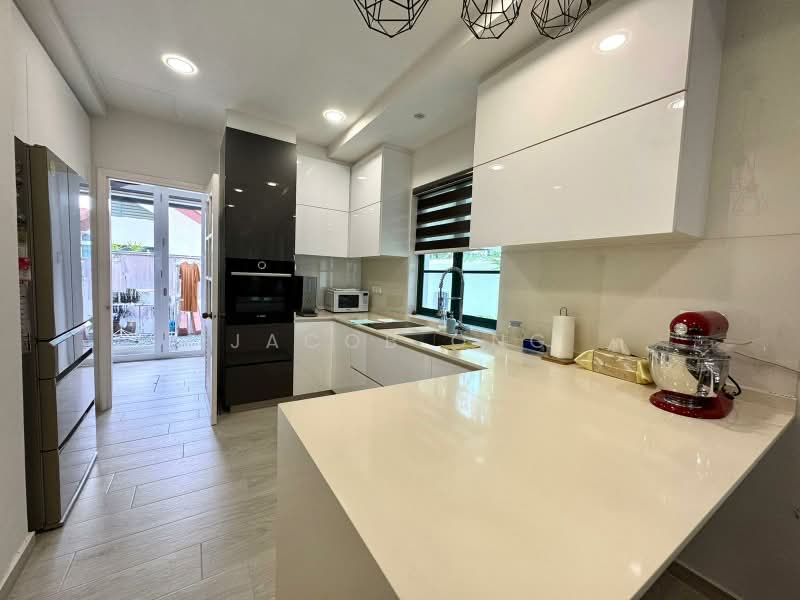 Saint Nicholas View, St. Nicholas View, 6 Bedrooms, 2,800 sqft, Corner Terrace For Sale, by Jacob Ong, 500173199 - Kitchen - PropertyGuru.com.sg