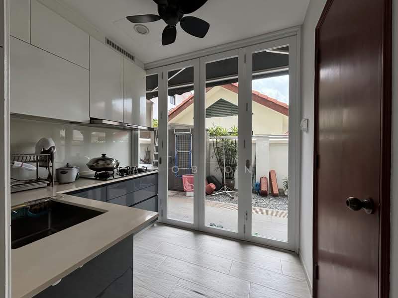 Saint Nicholas View, St. Nicholas View, 6 Bedrooms, 2,800 sqft, Corner Terrace For Sale, by Jacob Ong, 500173199 - Kitchen - PropertyGuru.com.sg