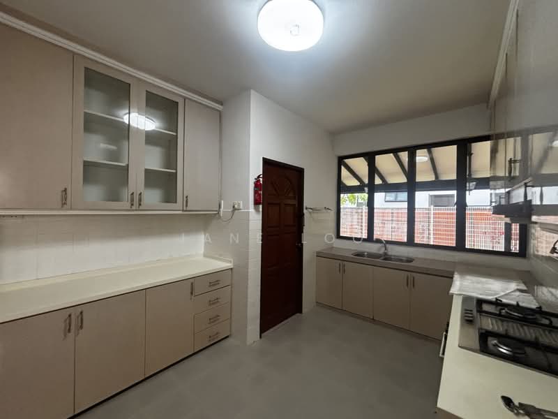 Princess of Wales Road, , 5 Bedrooms, 3,200 sqft, Semi-Detached House For Rent, by Jane Loo, 500173220 - Kitchen - PropertyGuru.com.sg
