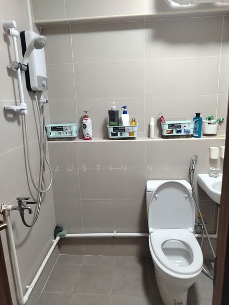 915 Hougang Street 91, 915 Hougang Street 91, Room Rental, 200 sqft, HDB Flat For Rent, by Justin Ng, 500173227 - Bathroom - PropertyGuru.com.sg