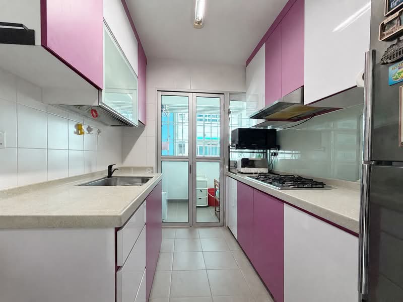 571 Choa Chu Kang Street 52, 571 Choa Chu Kang Street 52, 2 Bedrooms, 721 sqft, HDB Flat For Sale, by Isa Syed, 500173229 - Kitchen - PropertyGuru.com.sg
