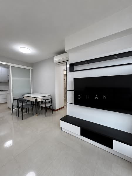 32 Margaret Drive, 32 Margaret Drive, 3 Bedrooms, 947 sqft, HDB Flat For Sale, by Cheryl Chan, 500173233 - Living Room - PropertyGuru.com.sg