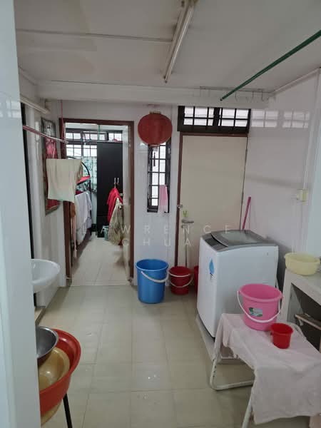 112 Lorong 1 Toa Payoh, 112 Lorong 1 Toa Payoh, 2 Bedrooms, 753 sqft, HDB Flat For Rent, by Lawrence Chua, 500173240 - Interior - PropertyGuru.com.sg