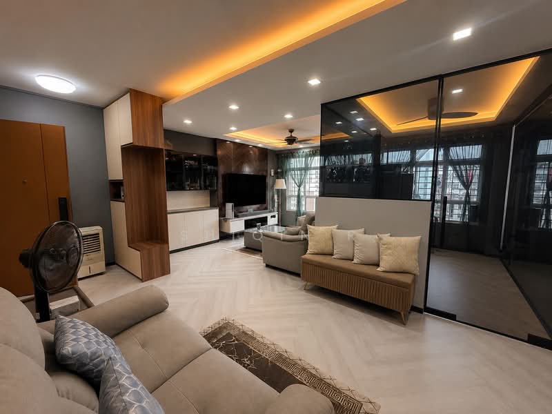 439C Bukit Batok West Avenue 8, 439C Bukit Batok West Avenue 8, 4 Bedrooms, 1,216 sqft, HDB Flat For Sale, by Shiqin R, 500173244 - Living Room - PropertyGuru.com.sg