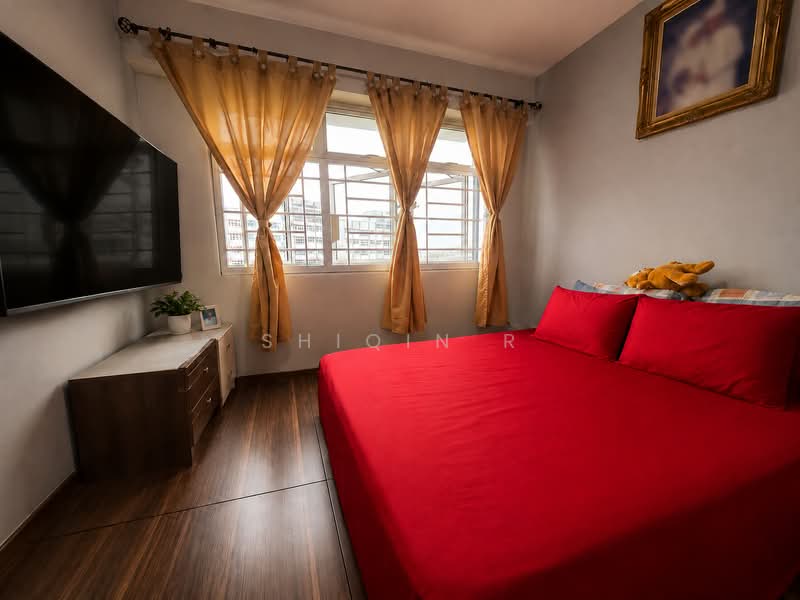 439C Bukit Batok West Avenue 8, 439C Bukit Batok West Avenue 8, 4 Bedrooms, 1,216 sqft, HDB Flat For Sale, by Shiqin R, 500173244 - Master Bedroom - PropertyGuru.com.sg