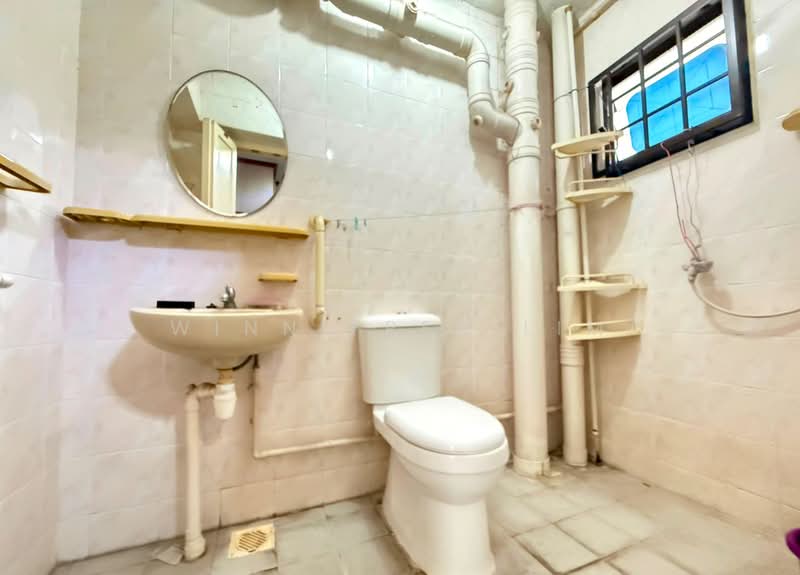 132 Rivervale Street, 132 Rivervale Street, 3 Bedrooms, 1,313 sqft, HDB Flat For Sale, by Winnifred Lim, 500173251 - Bathroom - PropertyGuru.com.sg