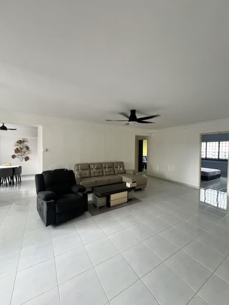 516 Serangoon North Avenue 4, 516 Serangoon North Avenue 4, 4 Bedrooms, 1,572 sqft, HDB Flat For Sale, by Calvin Lim, 500173273 - Living Room - PropertyGuru.com.sg