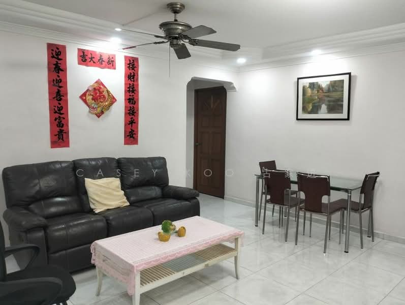 640 Ang Mo Kio Avenue 6, 640 Ang Mo Kio Avenue 6, 2 Bedrooms, 990 sqft, HDB Flat For Rent, by Casey Koo 古家进, 500173291 - Living Room - PropertyGuru.com.sg