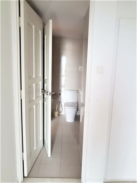 Cairnhill Plaza, 53 Cairnhill Road, Orchard / River Valley, 3 Bedrooms, 2,293 sqft, Apartment For Rent, by Terri Lee, 500173302 - Bathroom - PropertyGuru.com.sg