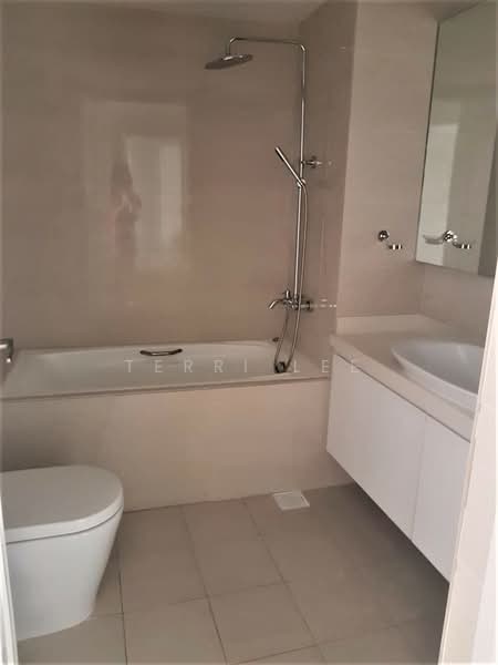 Cairnhill Plaza, 53 Cairnhill Road, Orchard / River Valley, 3 Bedrooms, 2,293 sqft, Apartment For Rent, by Terri Lee, 500173302 - Bathroom - PropertyGuru.com.sg
