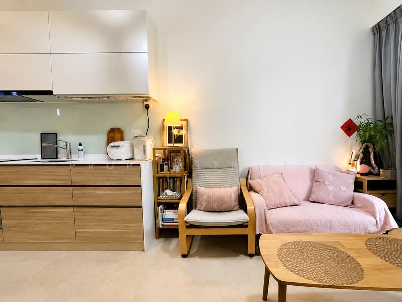 Alex Residences, 28 Alexandra View, 1 Bedroom, 474 sqft, Apartment For Rent, by Gina Tow, 500173319 - Living Room - PropertyGuru.com.sg