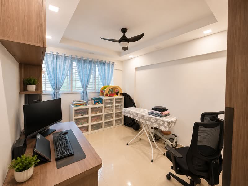 124 Geylang East Avenue 1, 124 Geylang East Avenue 1, 3 Bedrooms, 797 sqft, HDB Flat For Sale, by Edwin Hoe, 500173327 - Study - PropertyGuru.com.sg