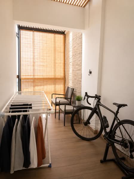 Suites 28, 28 Lorong 30 Geylang, 1 Bedroom, 925 sqft, Apartment For Rent, by Gin Lee, 500173346 - Balcony - PropertyGuru.com.sg