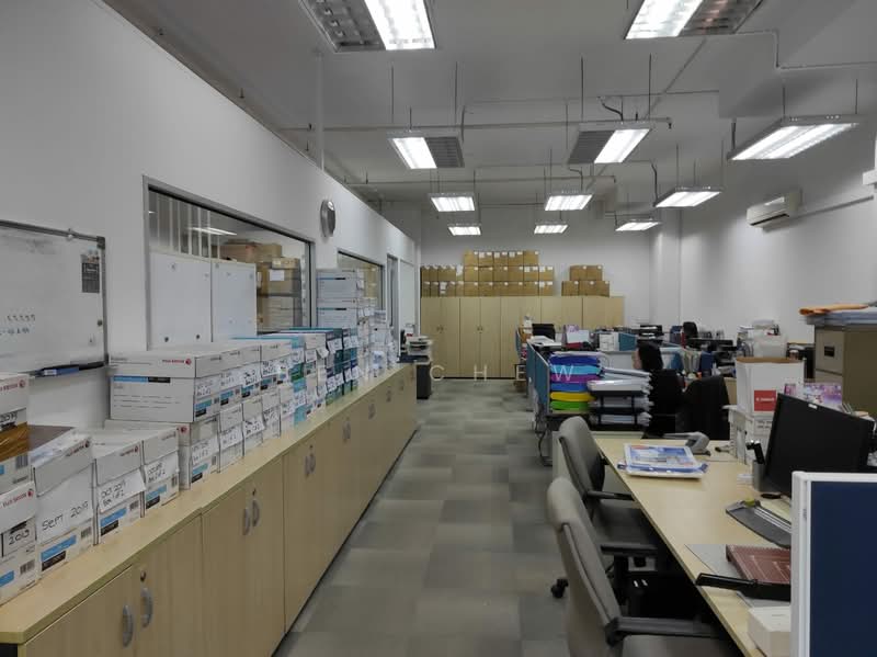 Tradehub 21, 18 Boon Lay Way, 1,518 sqft, Light Industrial (B1) For Sale, by Ben Chew, 500173357 - Interior - CommercialGuru.com.sg