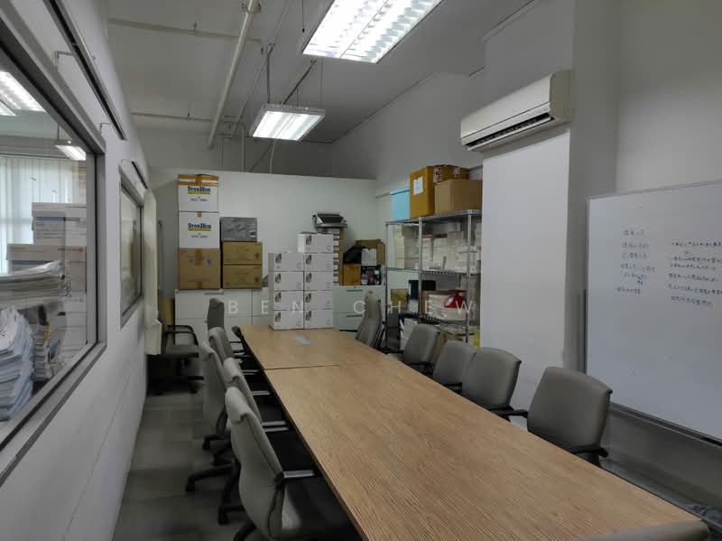 Tradehub 21, 18 Boon Lay Way, 1,518 sqft, Light Industrial (B1) For Sale, by Ben Chew, 500173357 - Interior - CommercialGuru.com.sg