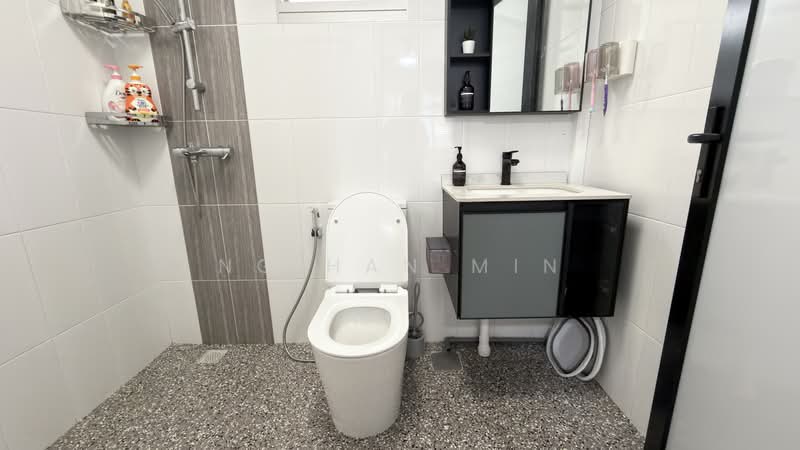 671A Yishun Avenue 4, 671A Yishun Avenue 4, 2 Bedrooms, 732 sqft, HDB Flat For Sale, by Ng Han Min, 500173387 - Bathroom - PropertyGuru.com.sg