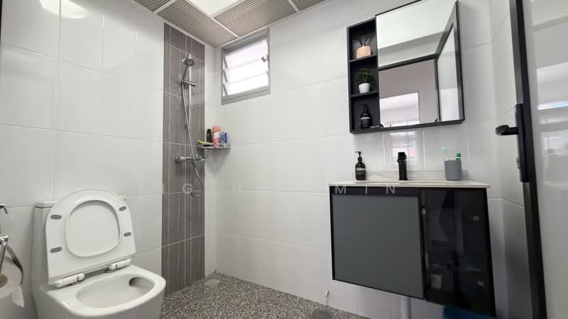 671A Yishun Avenue 4, 671A Yishun Avenue 4, 2 Bedrooms, 732 sqft, HDB Flat For Sale, by Ng Han Min, 500173387 - Bathroom - PropertyGuru.com.sg