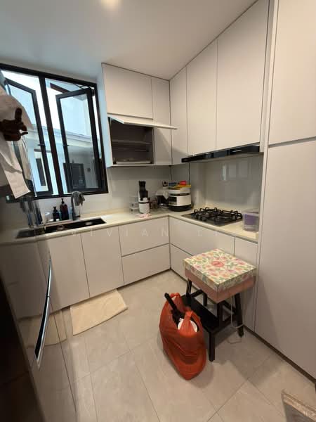 Seasons Park, 491 Yio Chu Kang Road, 2 Bedrooms, 1,066 sqft, Condominium For Rent, by Vivian Liu, 500173393 - Kitchen - PropertyGuru.com.sg