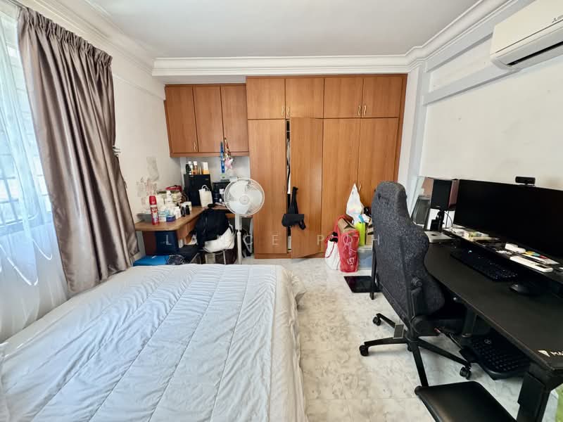 20 Bedok South Road, 20 Bedok South Road, 3 Bedrooms, 1,259 sqft, HDB Flat For Sale, by Lance Poh, 500173396 - Bedroom - PropertyGuru.com.sg