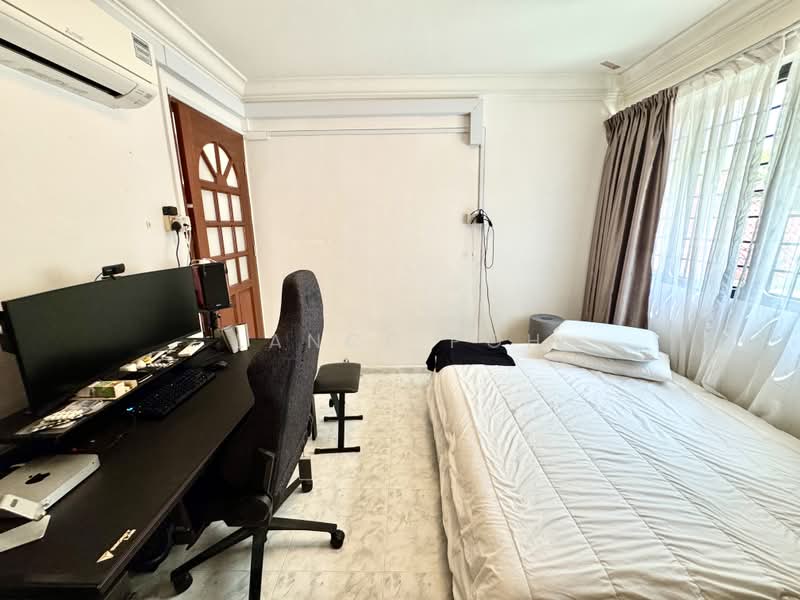 20 Bedok South Road, 20 Bedok South Road, 3 Bedrooms, 1,259 sqft, HDB Flat For Sale, by Lance Poh, 500173396 - Bedroom - PropertyGuru.com.sg