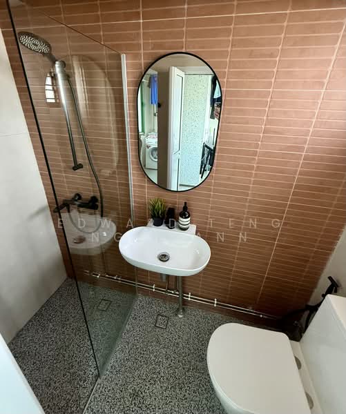 505 Tampines Central 1, 505 Tampines Central 1, 3 Bedrooms, 1,108 sqft, HDB Flat For Sale, by Edward Teng Ngee Ann, 500173397 - Bathroom - PropertyGuru.com.sg