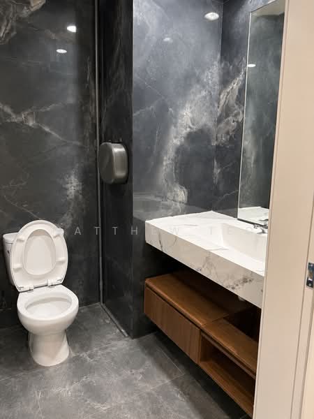 CT Hub, 2 Kallang Avenue, 990 sqft, Light Industrial (B1) For Rent, by Matthew Teo, 500173415 - Bathroom - CommercialGuru.com.sg