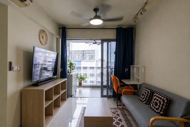 138A Yuan Ching Road, 138A Yuan Ching Road, 2 Bedrooms, 721 sqft, HDB Flat For Sale, by KOH YONG JIAN, 500173418 - Living Room - PropertyGuru.com.sg