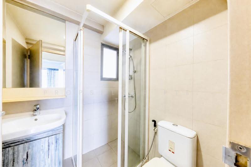 138A Yuan Ching Road, 138A Yuan Ching Road, Boon Lay / Jurong / Tuas, 2 Bedrooms, 721 sqft, HDB Flat For Sale, by KOH YONG JIAN, 500173418 - Bathroom - PropertyGuru.com.sg