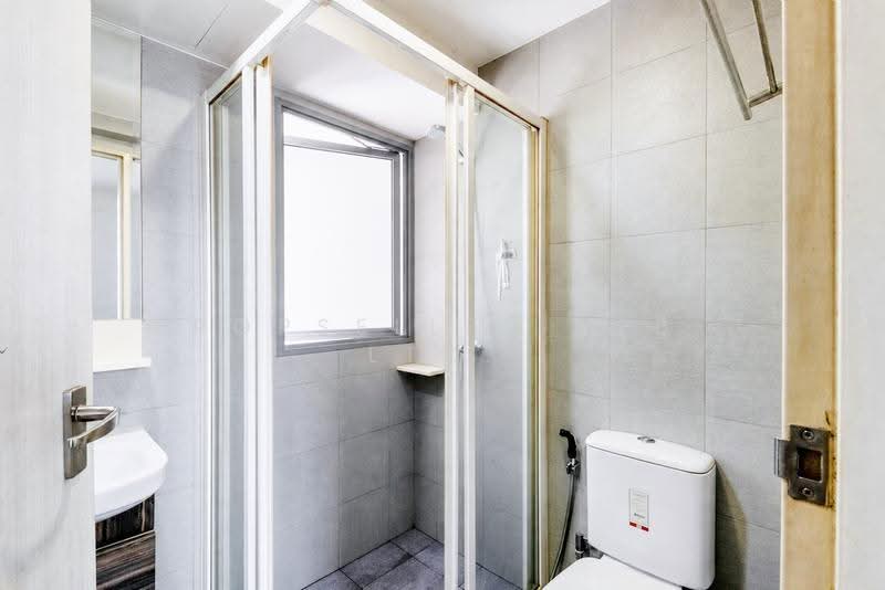 138A Yuan Ching Road, 138A Yuan Ching Road, Boon Lay / Jurong / Tuas, 2 Bedrooms, 721 sqft, HDB Flat For Sale, by KOH YONG JIAN, 500173418 - Bathroom - PropertyGuru.com.sg