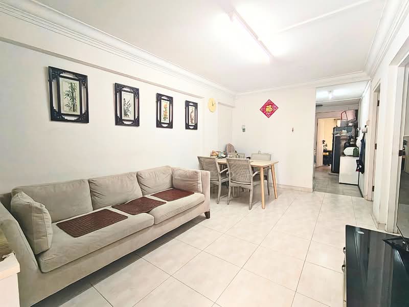 112 Commonwealth Crescent, 112 Commonwealth Crescent, 2 Bedrooms, 646 sqft, HDB Flat For Sale, by Liz Toh, 500173419 - Living Room - PropertyGuru.com.sg