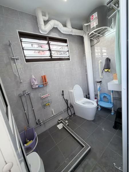 124 Simei Street 1, 124 Simei Street 1, 3 Bedrooms, 1,313 sqft, HDB Flat For Rent, by Eddie Peh, 500173431 - Bathroom - PropertyGuru.com.sg