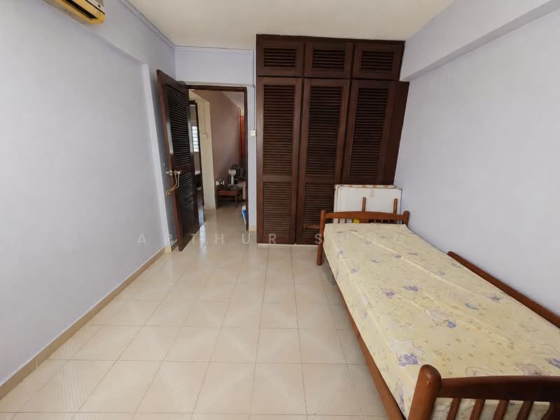 335B Smith Street, 335B Smith Street, 3 Bedrooms, 958 sqft, HDB Flat For Sale, by Arthur Sung, 500173446 - Bedroom - PropertyGuru.com.sg