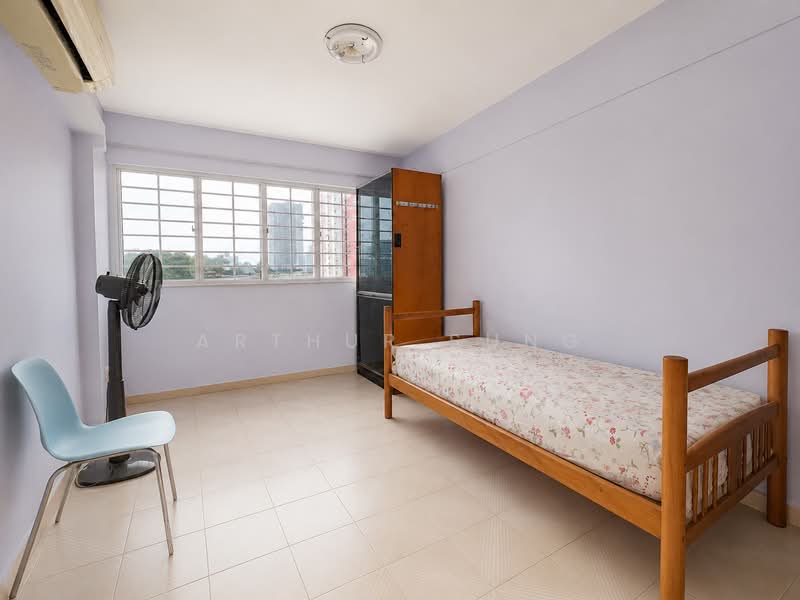 335B Smith Street, 335B Smith Street, 3 Bedrooms, 958 sqft, HDB Flat For Sale, by Arthur Sung, 500173446 - Bedroom - PropertyGuru.com.sg