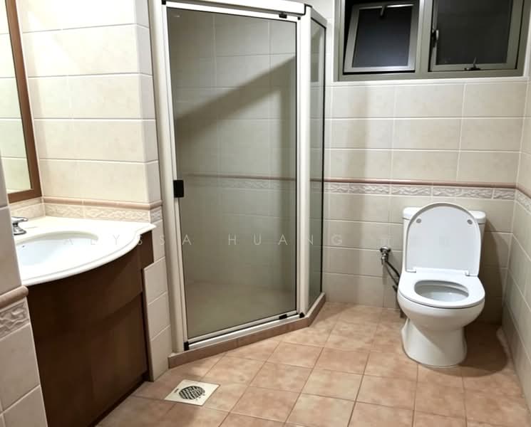 Parc Vista, 450 Corporation Road, Room Rental, 100 sqft, Condominium For Rent, by Alyssa Huang 黄家敏, 500173464 - Bathroom - PropertyGuru.com.sg