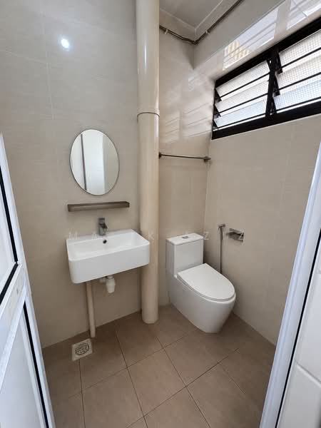 880A Tampines Avenue 8, 880A Tampines Avenue 8, 3 Bedrooms, 1,119 sqft, HDB Flat For Sale, by Malek Aziz, 500173484 - Bathroom - PropertyGuru.com.sg