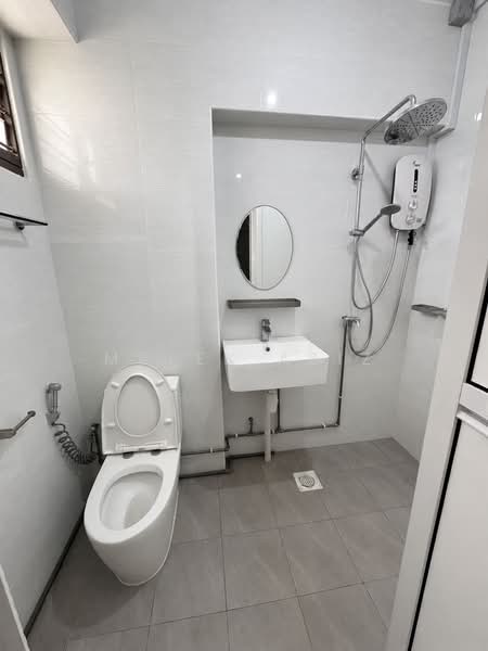 880A Tampines Avenue 8, 880A Tampines Avenue 8, 3 Bedrooms, 1,119 sqft, HDB Flat For Sale, by Malek Aziz, 500173484 - Bathroom - PropertyGuru.com.sg