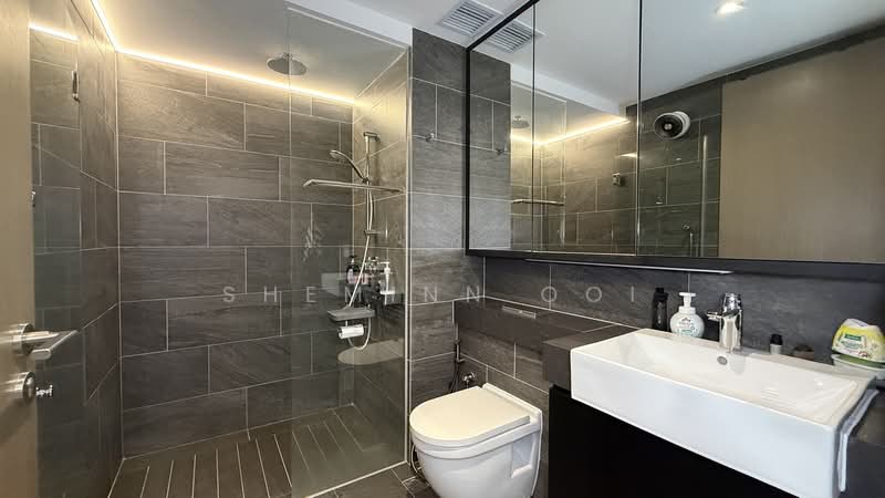 Affinity At Serangoon, , 1 Bedroom, 538 sqft, Condominium For Sale, by Sheminn Ooi, 500173493 - Bathroom - PropertyGuru.com.sg