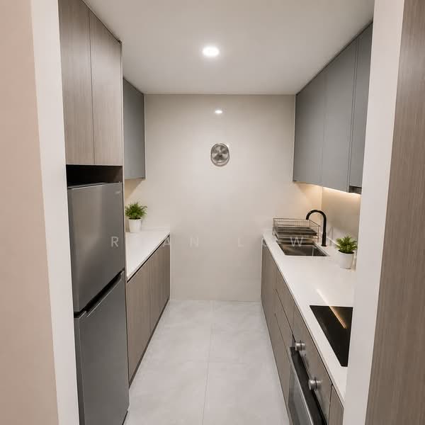 The Watergardens at Canberra, 47 Canberra Drive, 2 Bedrooms, 753 sqft, Condominium For Rent, by Ryan Low, 500173508 - Kitchen - PropertyGuru.com.sg
