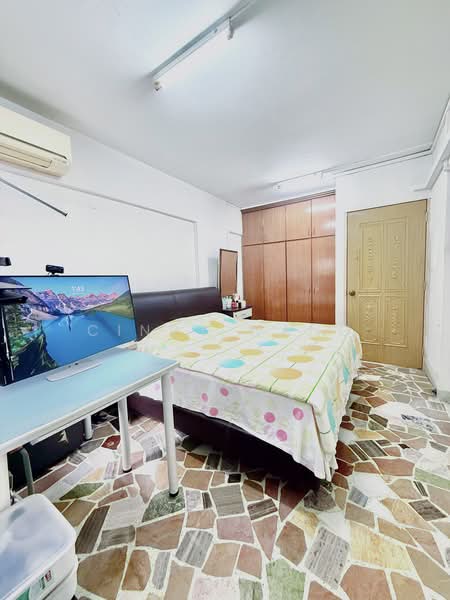 320 Ang Mo Kio Avenue 1, 320 Ang Mo Kio Avenue 1, 2 Bedrooms, 947 sqft, HDB Flat For Sale, by Cindy Wang, 500173514 - Bedroom - PropertyGuru.com.sg