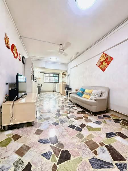 320 Ang Mo Kio Avenue 1, 320 Ang Mo Kio Avenue 1, 2 Bedrooms, 947 sqft, HDB Flat For Sale, by Cindy Wang, 500173514 - Living Room - PropertyGuru.com.sg