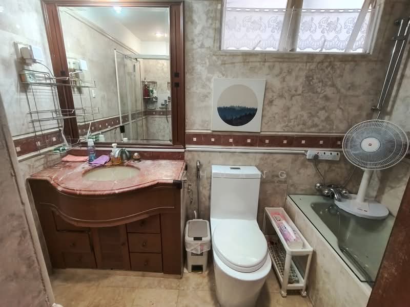 Regent Park, 26 Jalan Lempeng, Room Rental, 180 sqft, Condominium For Rent, by Kim Zhuang, 500173516 - Bathroom - PropertyGuru.com.sg
