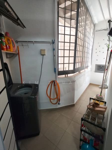 Regent Park, 26 Jalan Lempeng, Room Rental, 180 sqft, Condominium For Rent, by Kim Zhuang, 500173516 - Balcony - PropertyGuru.com.sg
