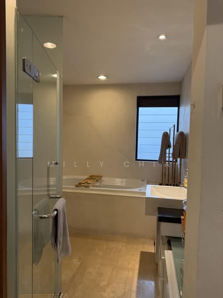Regency Park, 11 Nathan Road, 3 Bedrooms, 3,175 sqft, Condominium For Rent, by Milly Chia, 500173520 - Master Bathroom - PropertyGuru.com.sg