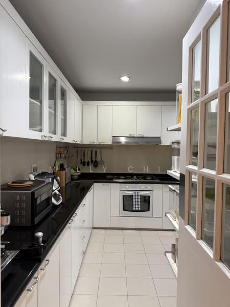 Regency Park, 11 Nathan Road, 3 Bedrooms, 3,175 sqft, Condominium For Rent, by Milly Chia, 500173520 - Kitchen - PropertyGuru.com.sg
