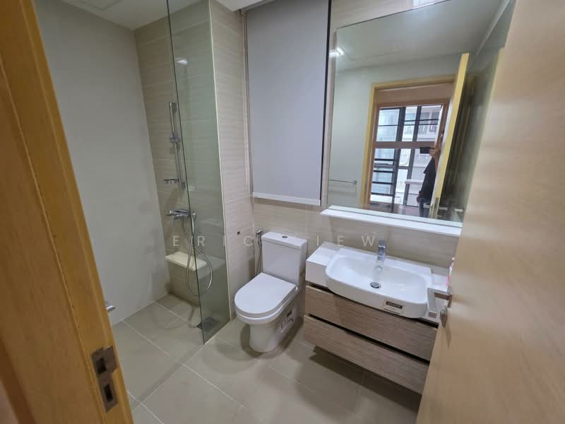 The Luxurie, 19 Compassvale Road, 3 Bedrooms, 1,055 sqft, Condominium For Sale, by Eric Liew, 500173525 - Bathroom - PropertyGuru.com.sg