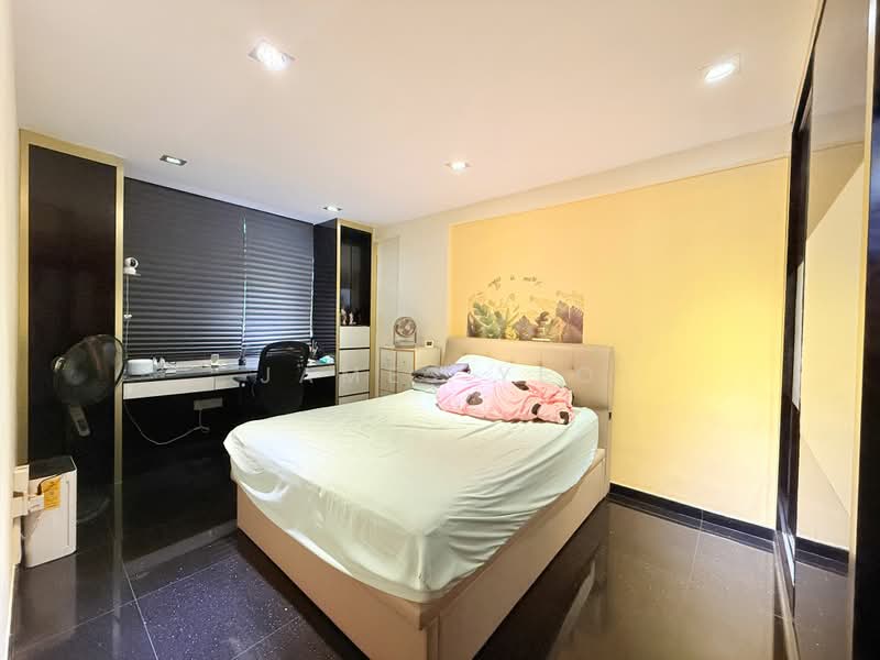 534 Bukit Batok Street 51, 534 Bukit Batok Street 51, 2 Bedrooms, 743 sqft, HDB Flat For Sale, by James Yeo, 500173532 - Bedroom - PropertyGuru.com.sg