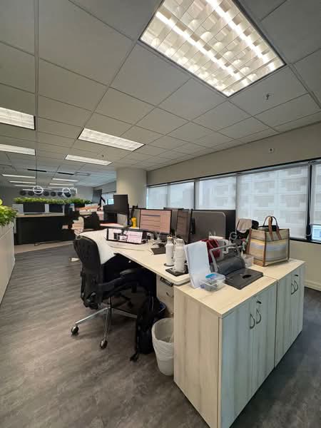 Raffles City Tower, 250 North Bridge Road, 700 sqft, Office For Rent, by Darryl Ng, 500173552 - Interior - CommercialGuru.com.sg